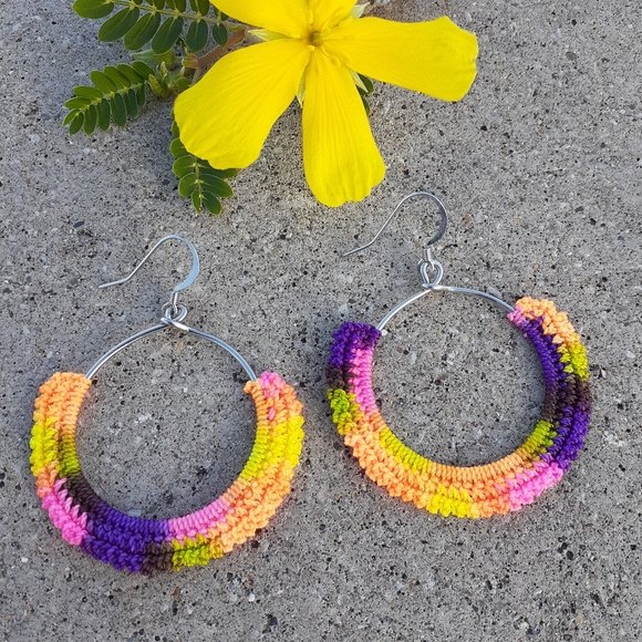 🛑SOLD🛑 Ombre Crochet Silver Hoop Earring - Picture 2 of 7